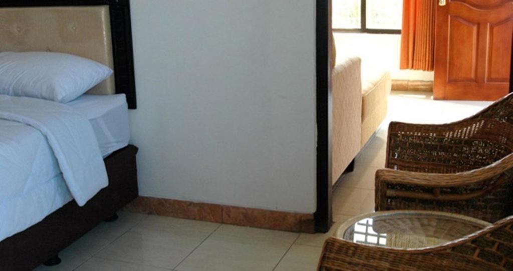 Waingapu Hotel Sinar Tambolaka מראה חיצוני תמונה