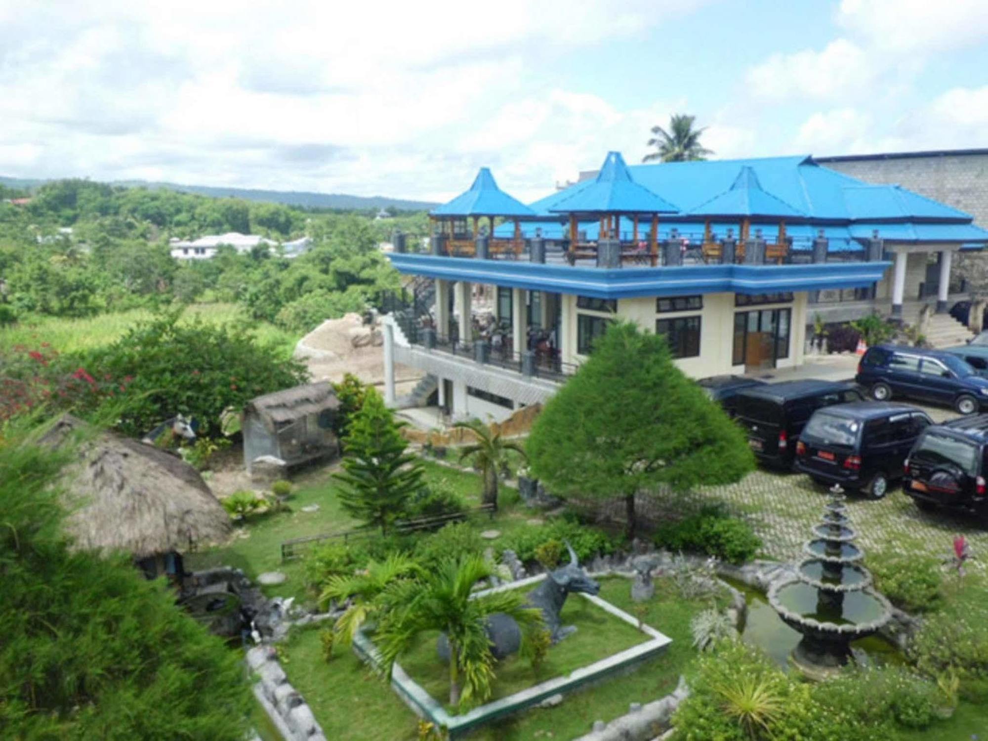 Waingapu Hotel Sinar Tambolaka מראה חיצוני תמונה